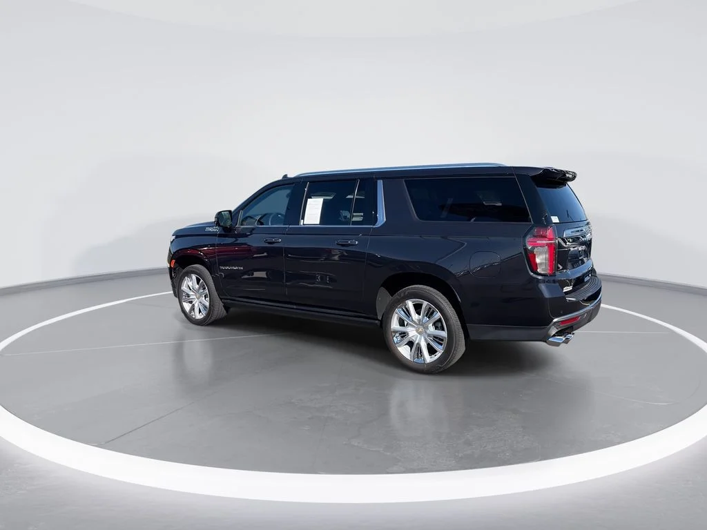 Used 2024 Gray Chevrolet High Country image 6