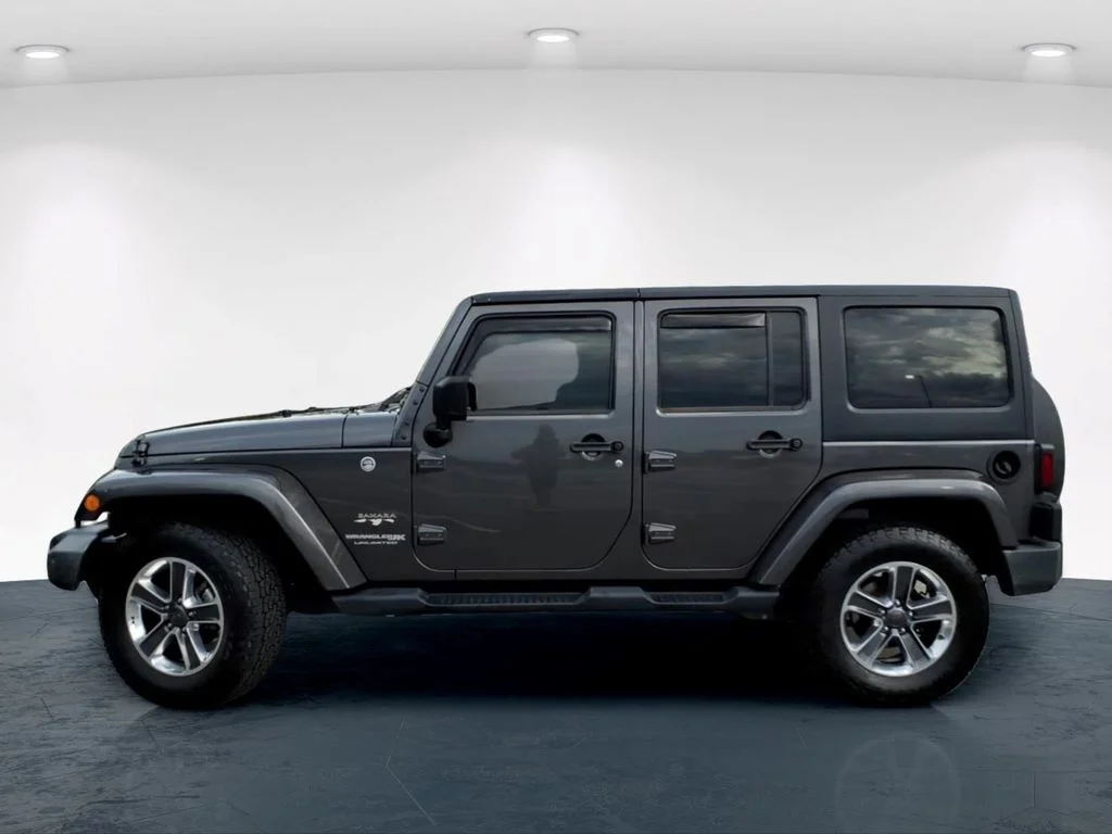 Used 2018 Gray Jeep Unlimited Sahara image 11