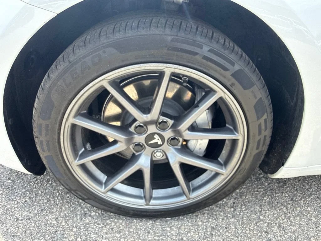 Used 2023  Tesla  image 30