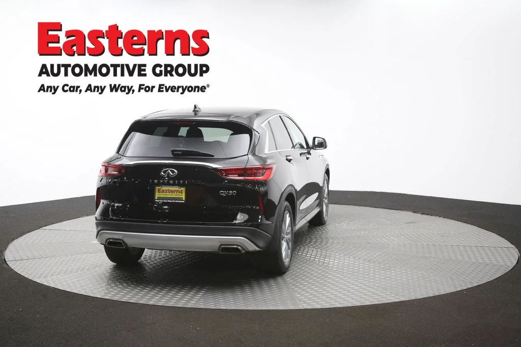 Used 2023 Black INFINITI PURE image 39