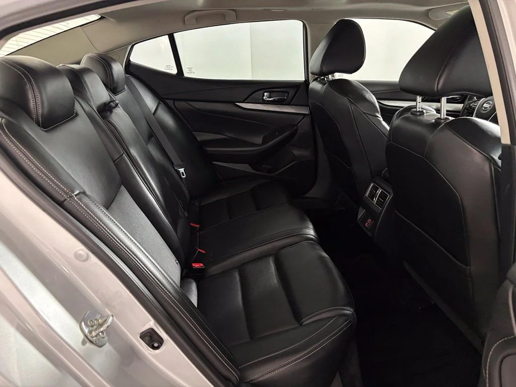 Used 2018 Silver Nissan 3.5 SL image 37