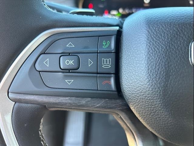 Used 2024 Rocky Mountain Pearlcoat Jeep  image 19