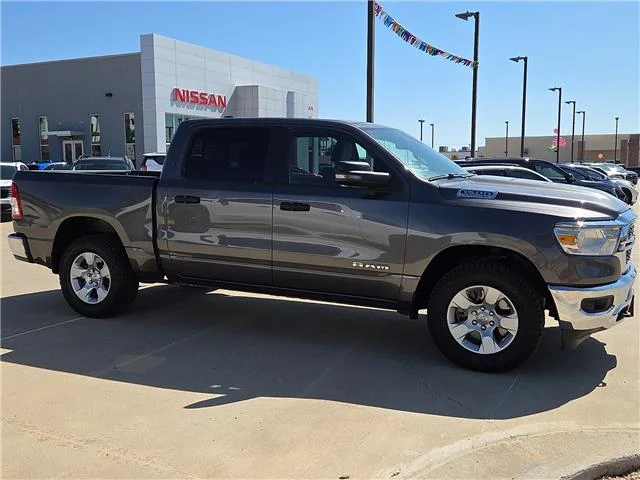 Used 2023 Granite Crystal Metallic Clearcoat RAM Big Horn/Lone Star 4x4 Crew Cab 144.5 in. WB image 4