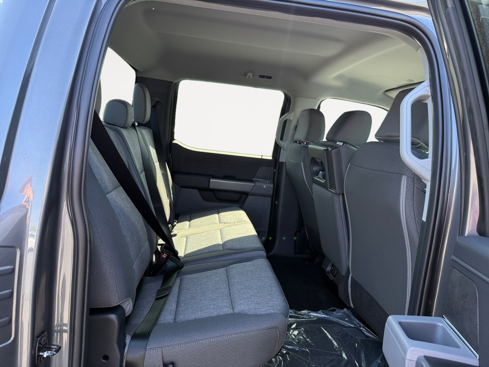 New 2026 Carbonized Gray Metallic Ford XLT image 18