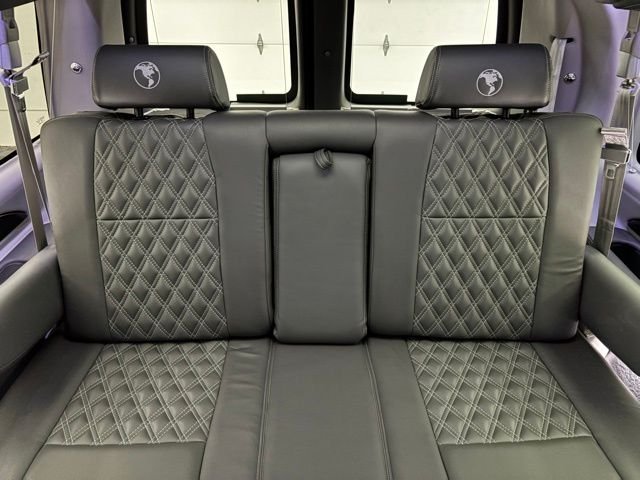 Used 2025 Onyx Black GMC Explorer Limited SE image 40