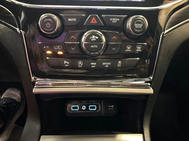 Used 2022 White Jeep Limited image 23