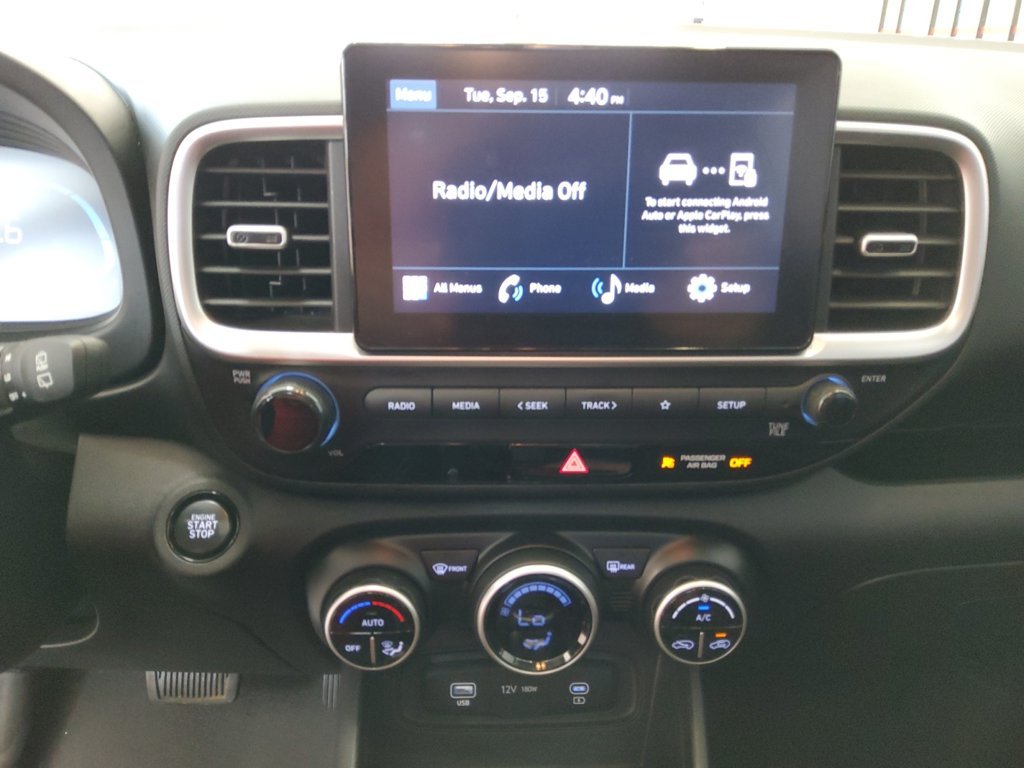 Used 2025 Green Hyundai SEL image 11
