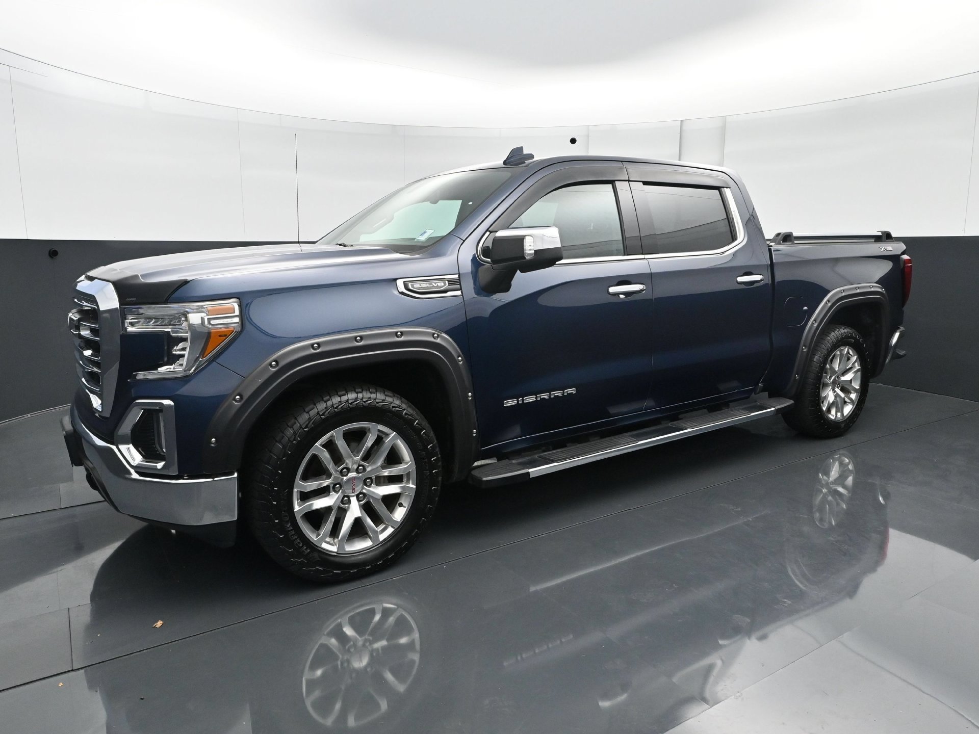 Used 2020 GMC Sierra 1500 SLT with VIN 3GTU9DED2LG102670 for sale in South Saint Paul, Minnesota