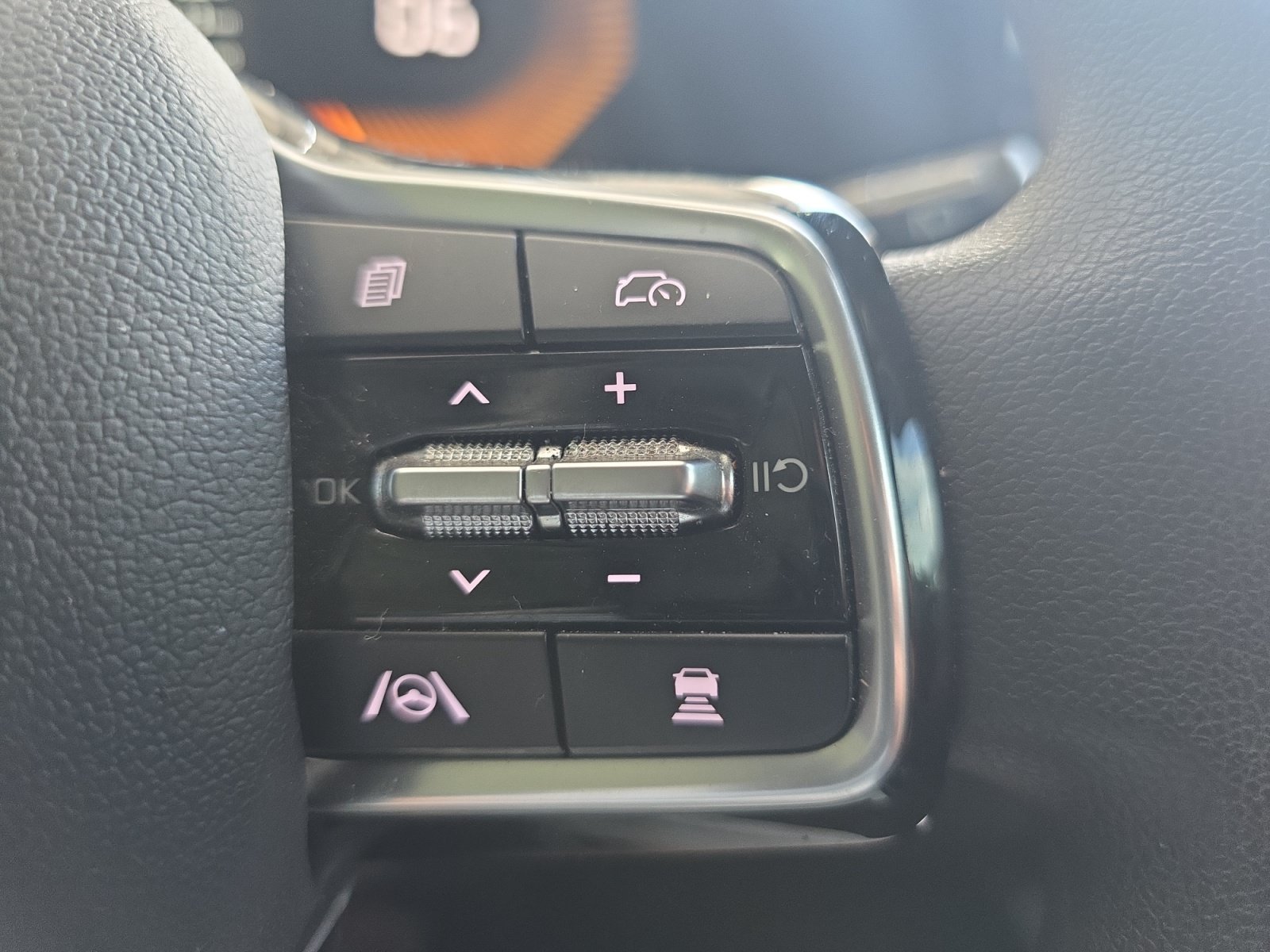 Certified Used 2025 Ebony Black Kia LX image 22