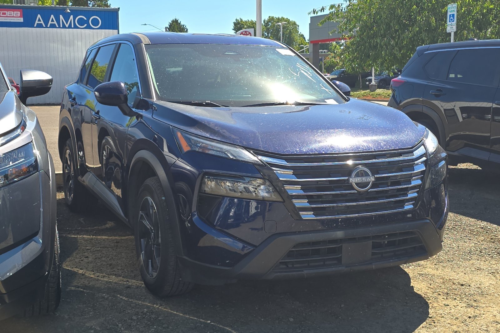 Used 2025 Deep Ocean Blue Pearl Nissan SV image 2