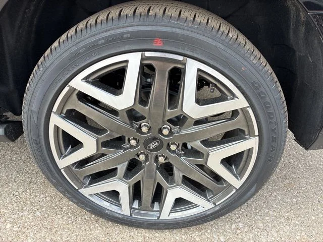New 2026 Black Ford Platinum image 16