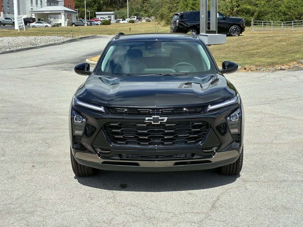 New 2026 Mosaic Black Metallic Chevrolet ACTIV image 8