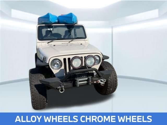 Used 2005 White Jeep Sport RHD image 2