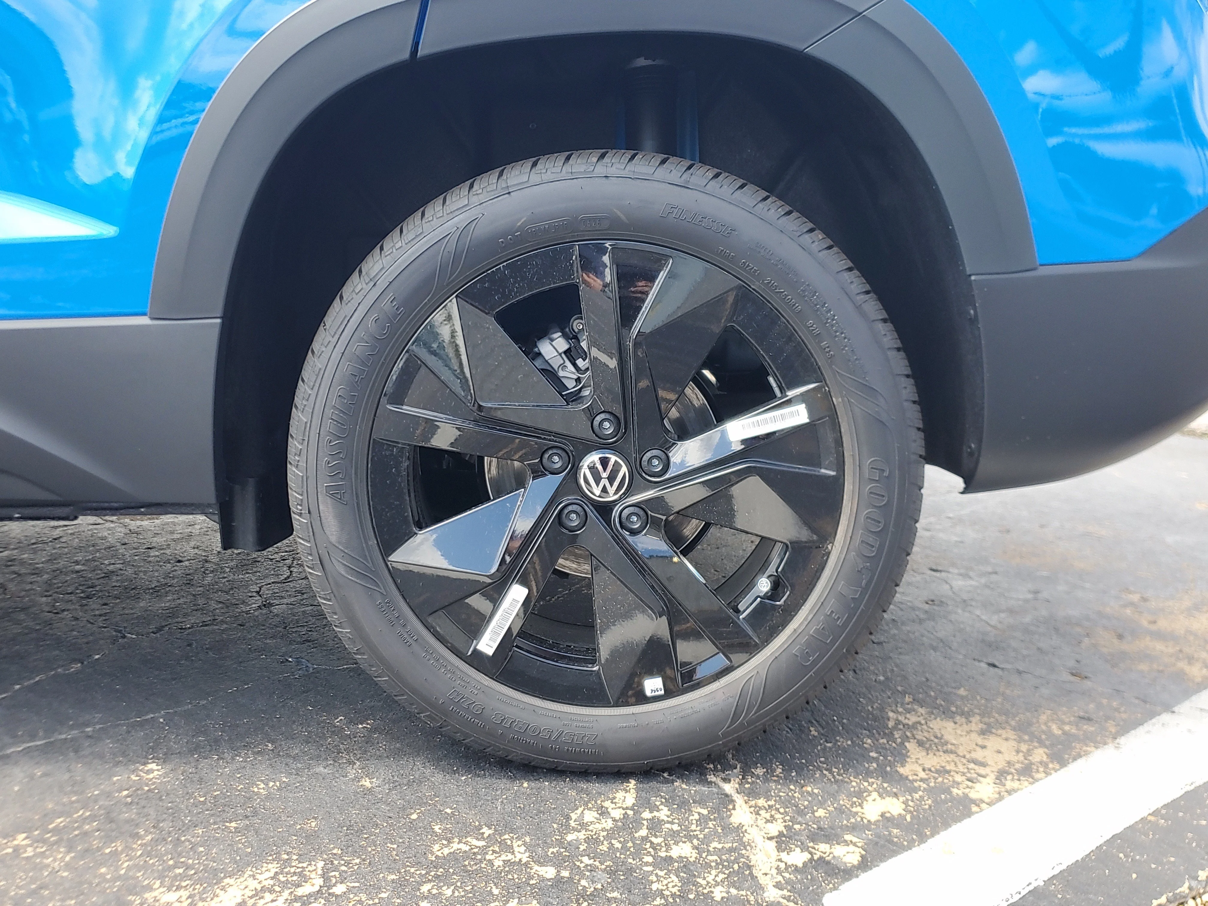 New 2026 Blue Volkswagen SE image 8