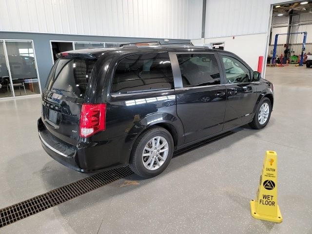 Used 2020 Brilliant Black Crystal Pearlcoat Dodge SXT image 7