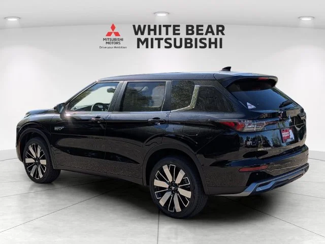 New 2026 Labrador Black Pearl Mitsubishi SE S-AWC image 2