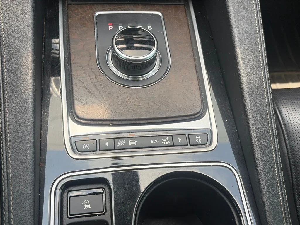 Used 2017  Jaguar S image 16