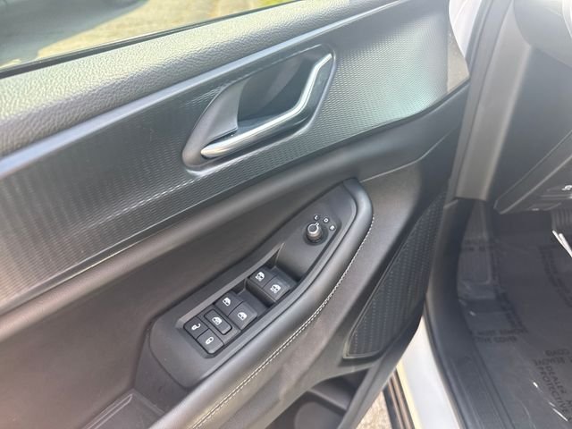 Used 2025 White Jeep Altitude X image 11