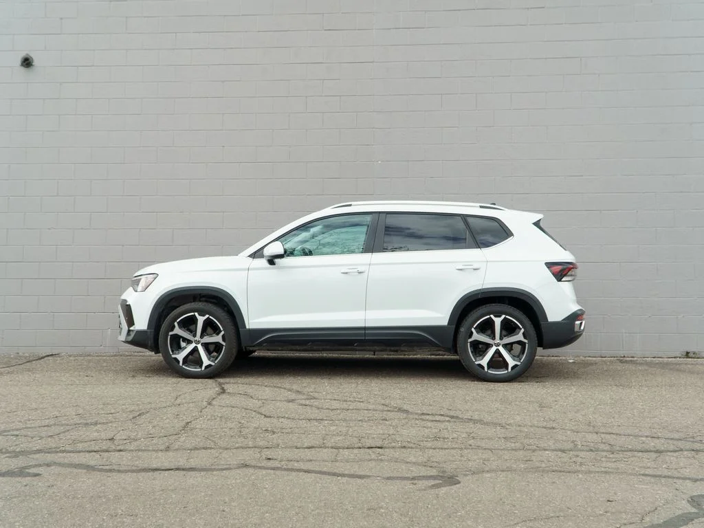 Used 2025 White Volkswagen 1.5T SEL image 2