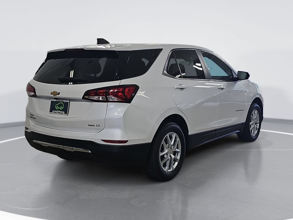 Used 2023 Iridescent Pearl Tricoat Chevrolet LT image 3