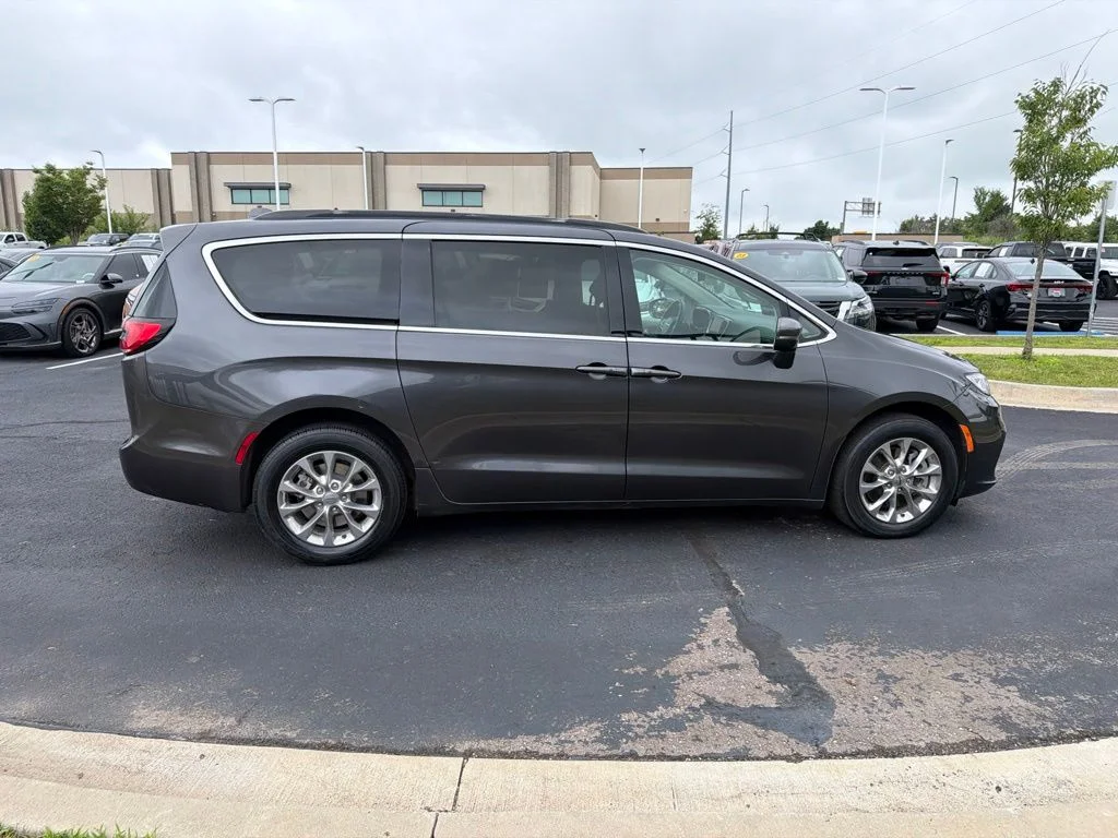 Used 2022 Gray Chrysler Touring L image 8