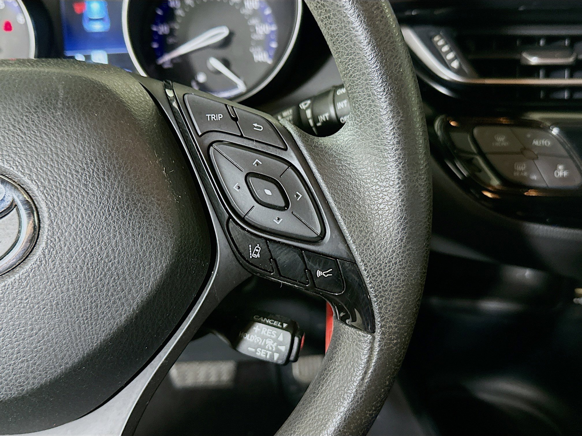 Used 2021 Bronze Toyota LE image 17