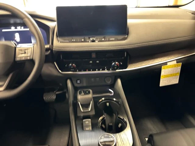 New 2026 Super Black Nissan Platinum image 12