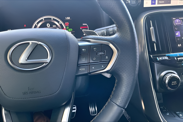Used 2023 Silver Lexus 600 F SPORT image 10