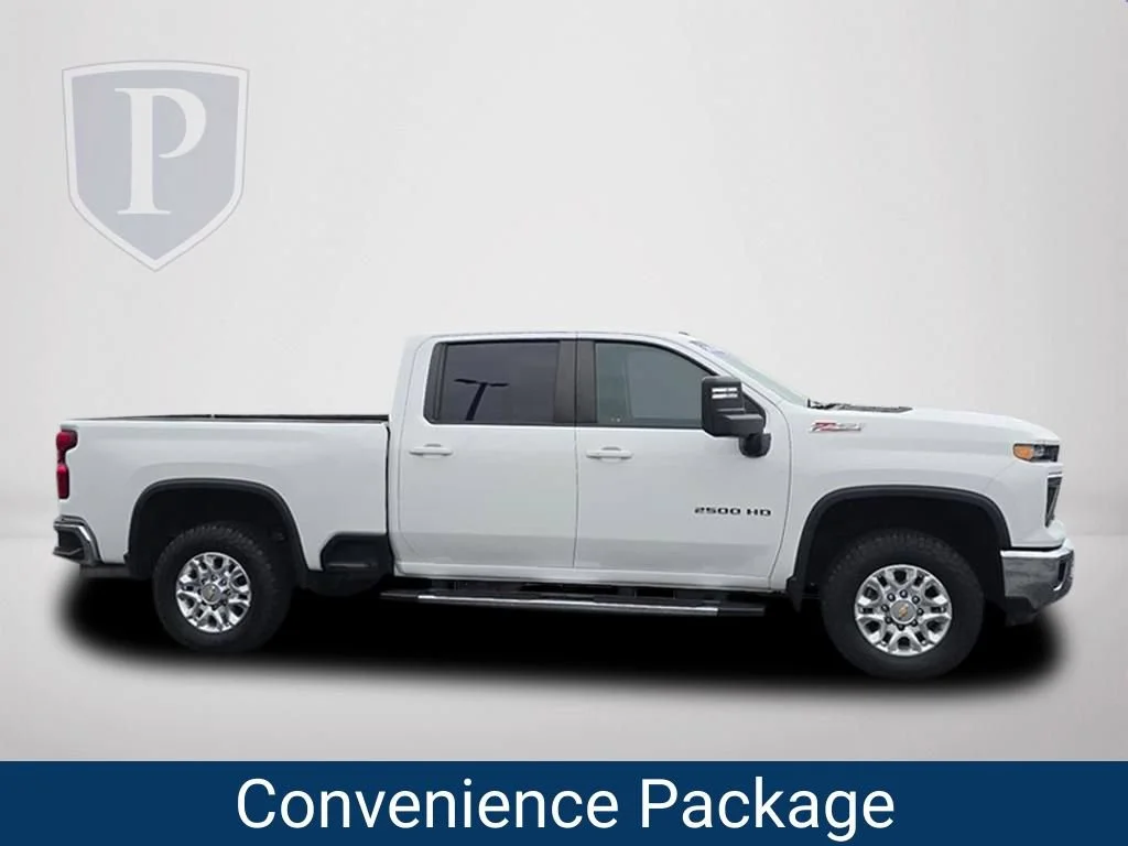 Used 2024 Summit White Chevrolet LT image 4