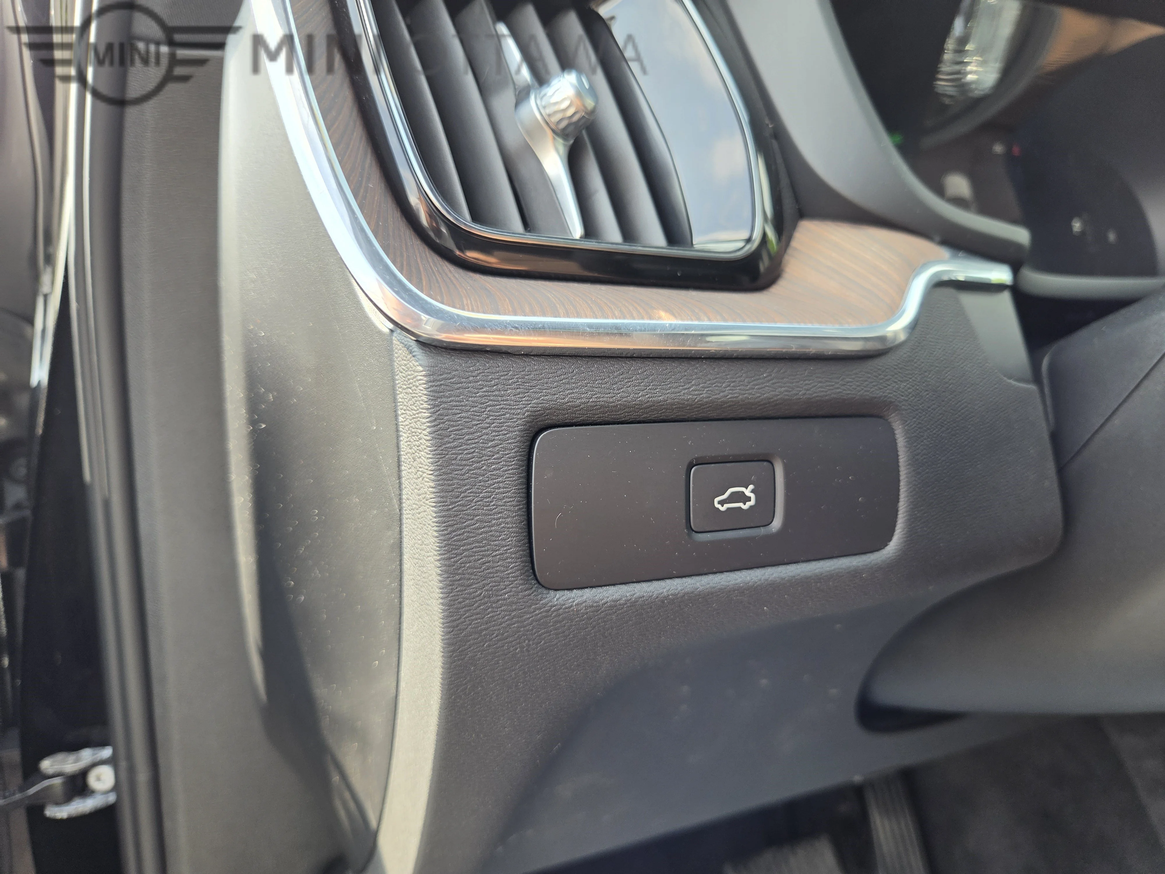 Used 2023 Black Solid Stone Volvo Ultimate Bright Theme image 23