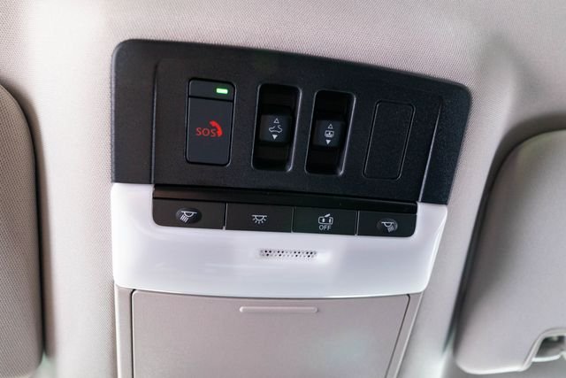 Used 2025 Silver Nissan Platinum image 30