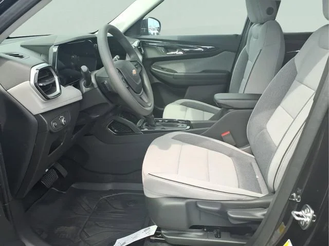 New 2026 Mosaic Black Metallic Chevrolet LT image 16