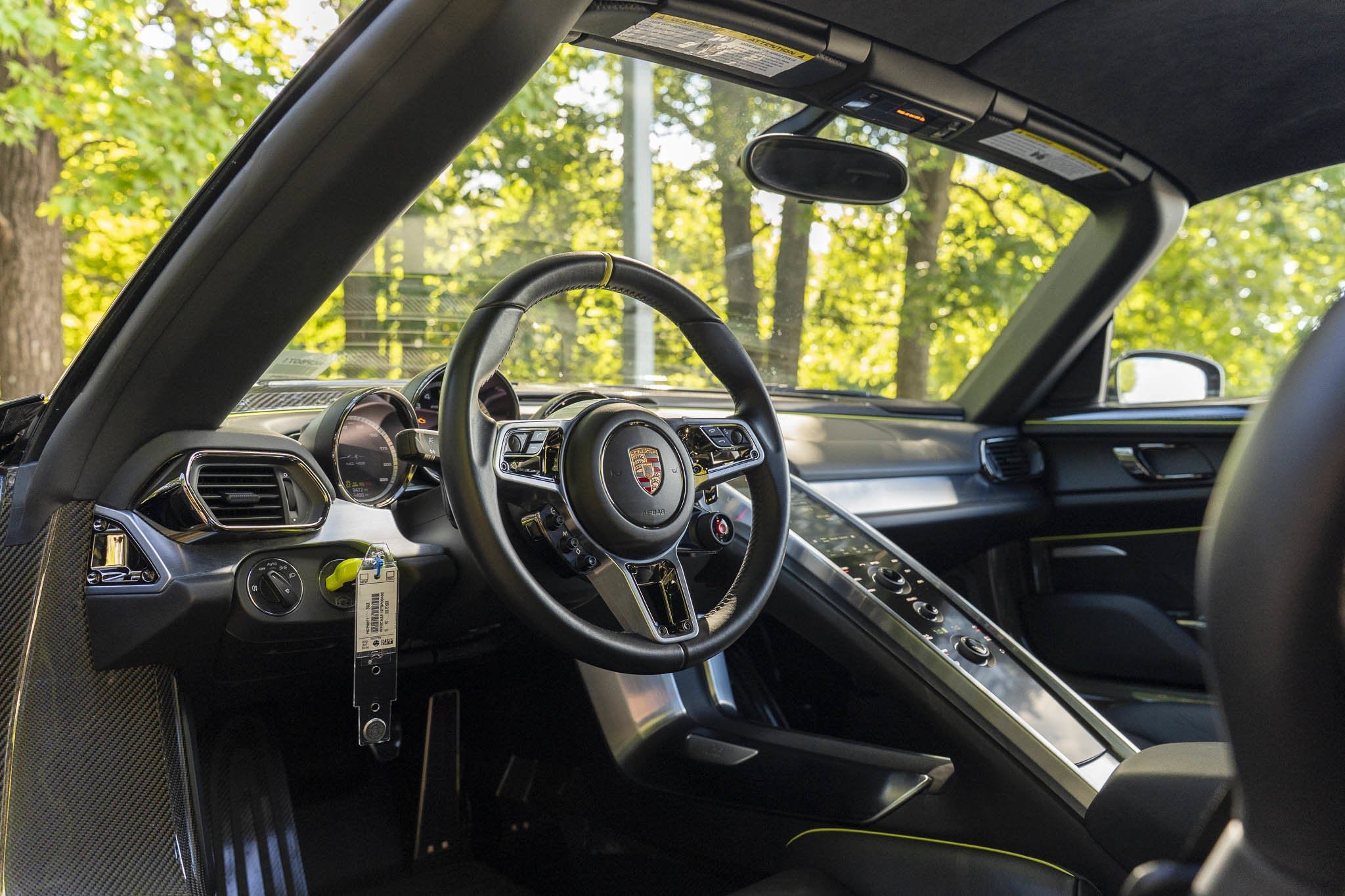 Used 2015 Black Porsche  image 4