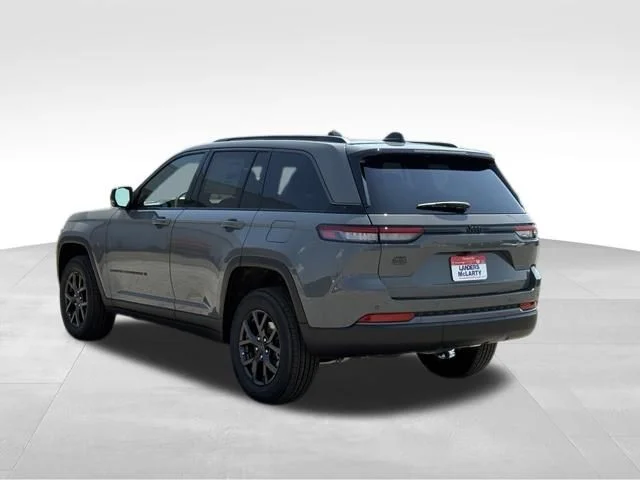 New 2027 Sting-Gray Clearcoat Jeep Laredo Altitude image 6