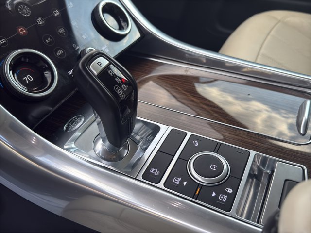 Used 2020 Blue Land Rover HSE image 15