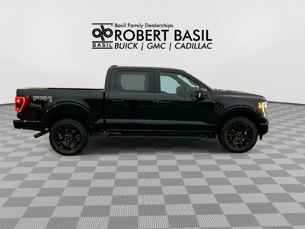 Used 2022 Black Ford XLT image 9