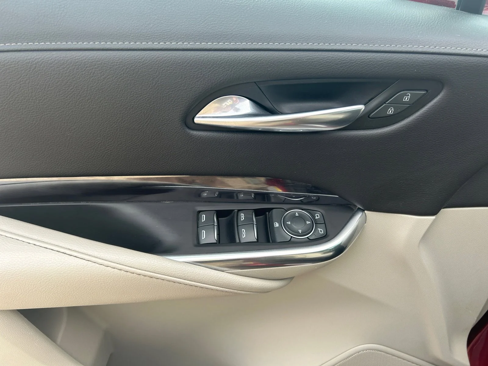 Used 2019 RED Cadillac AWD LUXURY AWD image 16