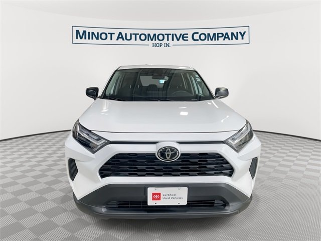 2025 Toyota RAV4 LE photo 3