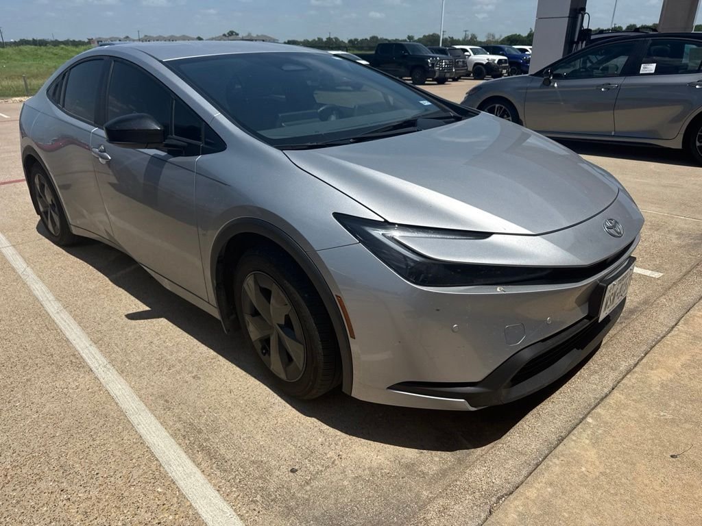 Used 2025 Gray Toyota LE image 1