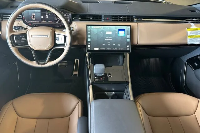 New 2026 Carpathian Grey Land Rover Dynamic SE image 12