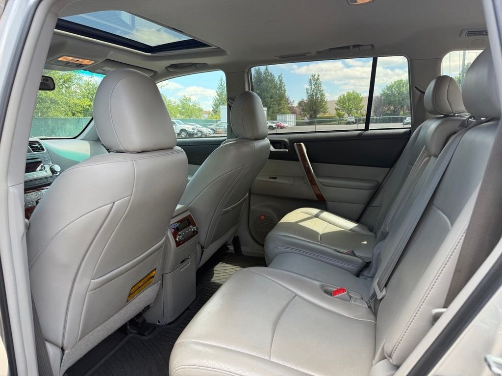 Used 2012 Classic Silver Metallic Toyota Limited image 19