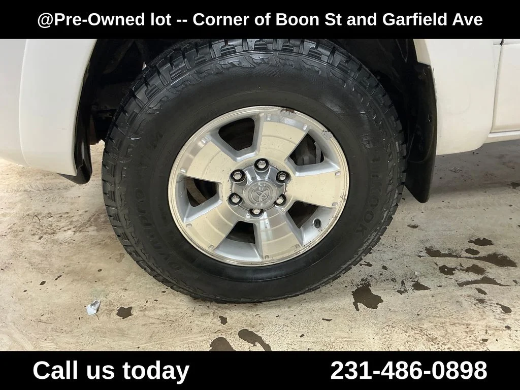 Used 2003  Toyota SR5 image 9