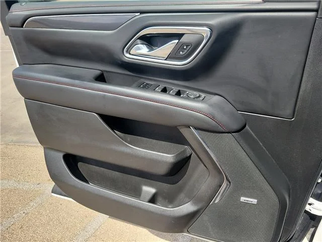 Used 2024 White Chevrolet RST 4x4 image 13
