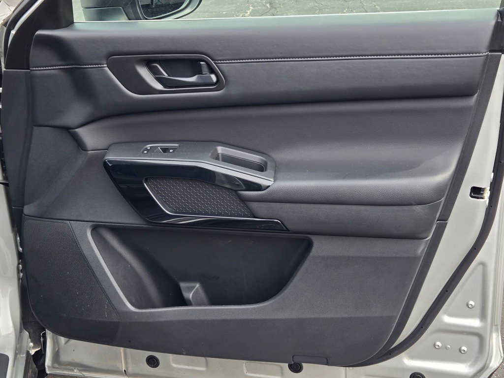 2025 Nissan Pathfinder SV - Photo 6