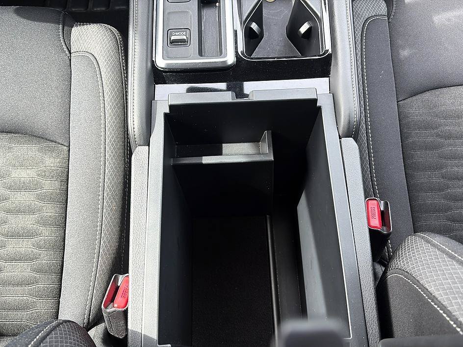 Used 2025 Super Black Nissan SV image 34
