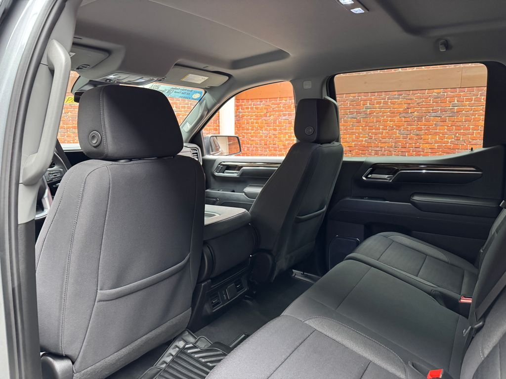 Used 2024 Silver GMC Elevation image 25