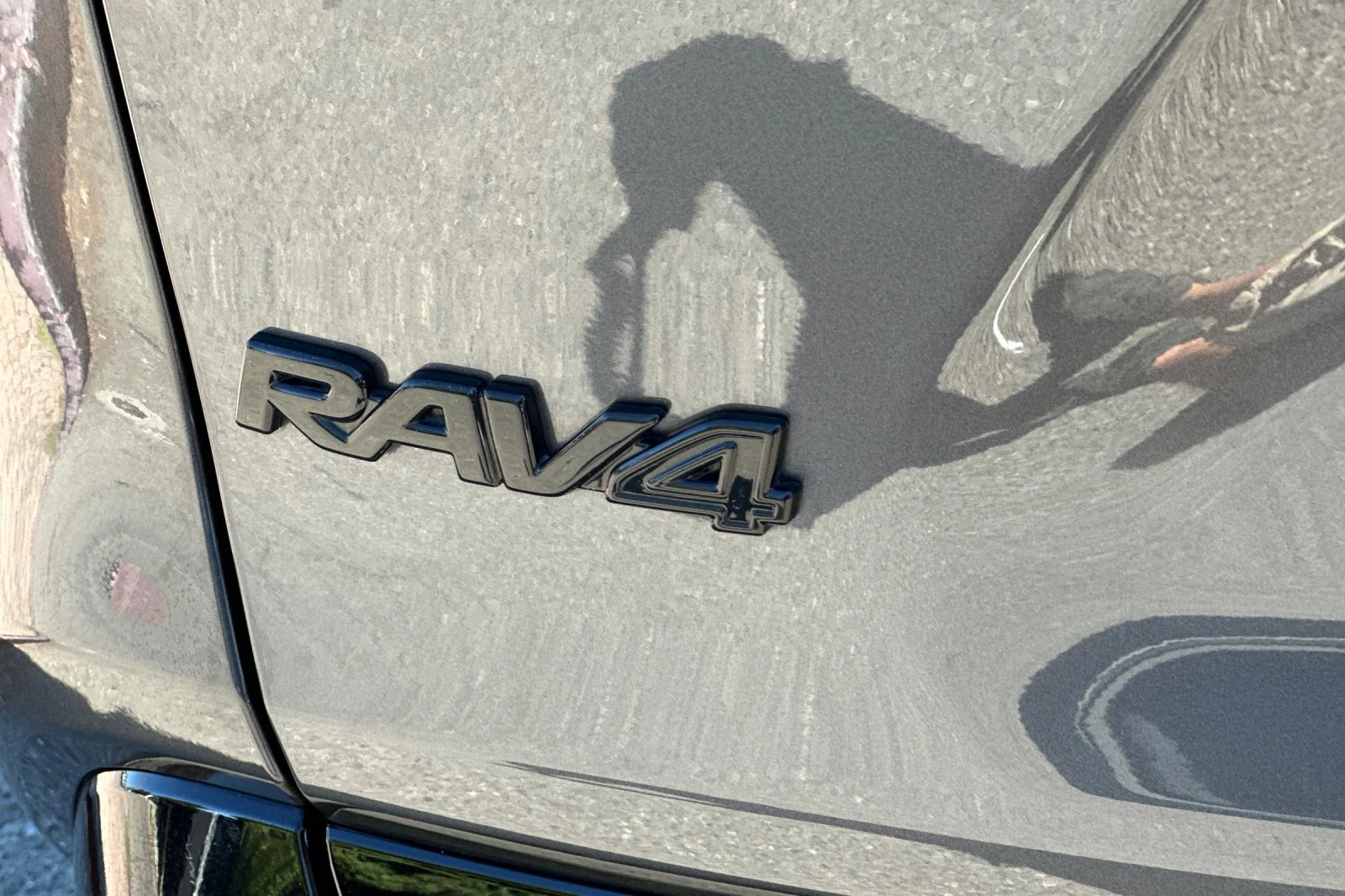 2025 Toyota RAV4 XSE - Photo 17