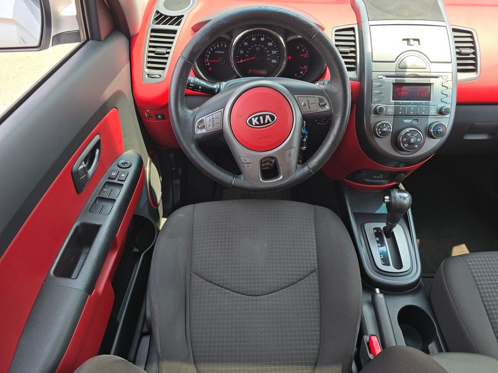 Used 2010 Silver Kia Sport image 18