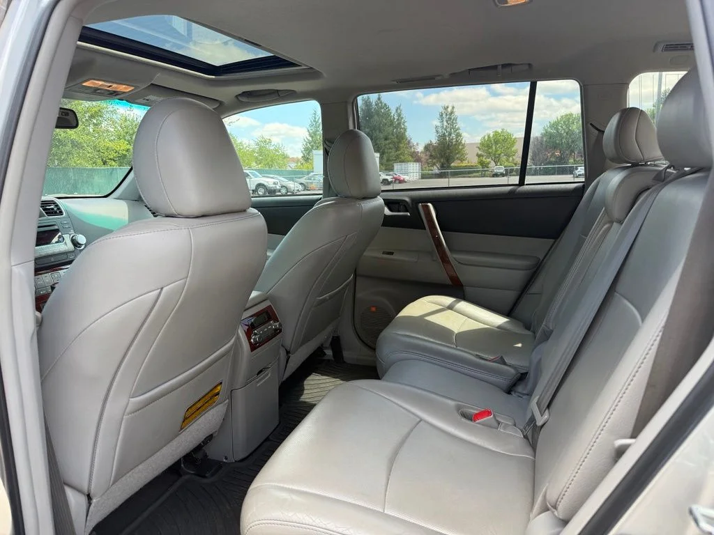 Used 2012 Classic Silver Metallic Toyota Limited image 19