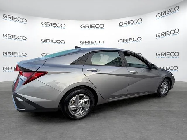 Used 2024 Metal Hyundai SE image 6
